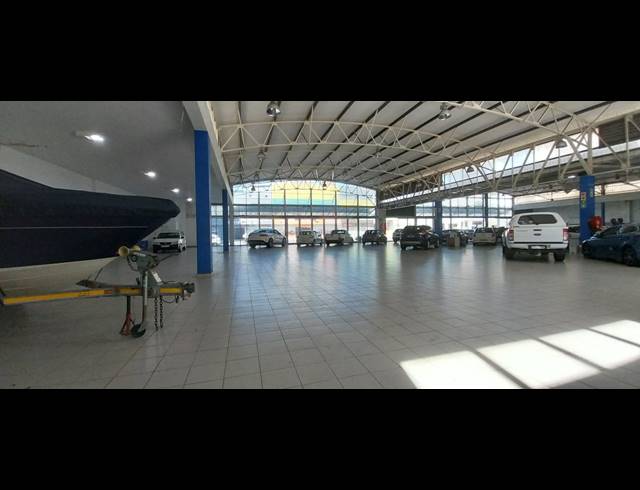925M² SHOWROOM TO LET IN DURBAN CENTRAL